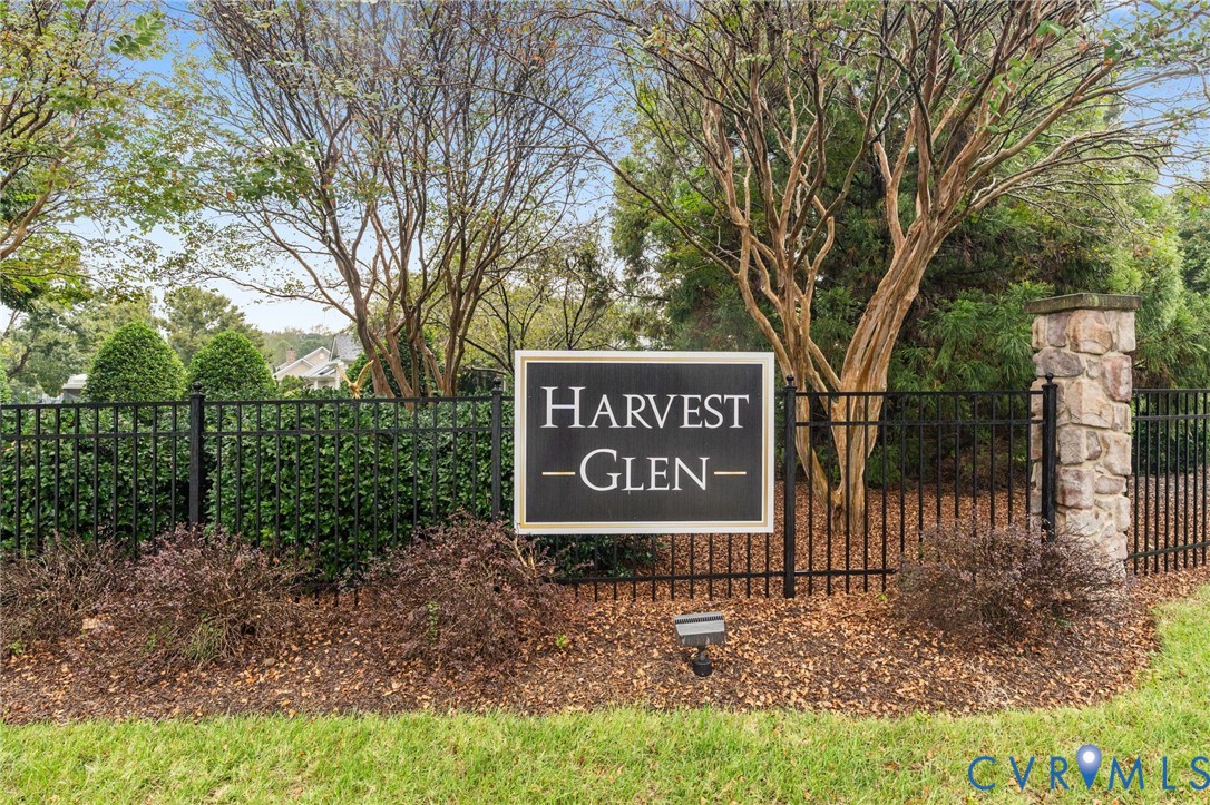 11214 Lantern Way