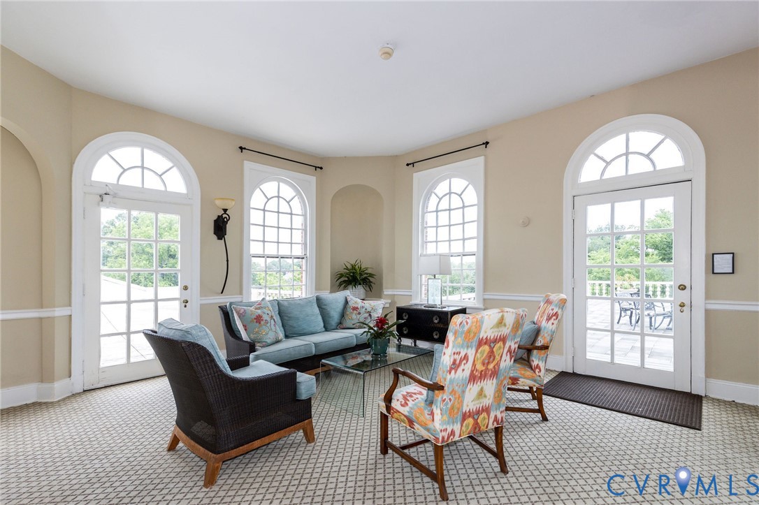 5621 Cary Street Rd Unit#U300