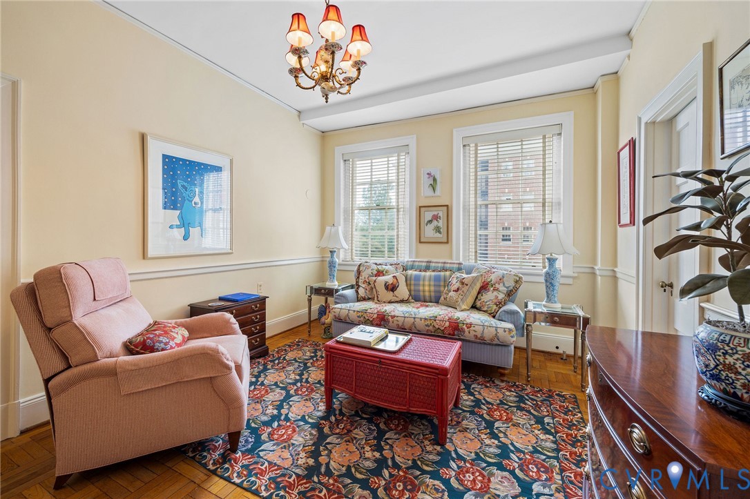 5621 Cary Street Rd Unit#U300