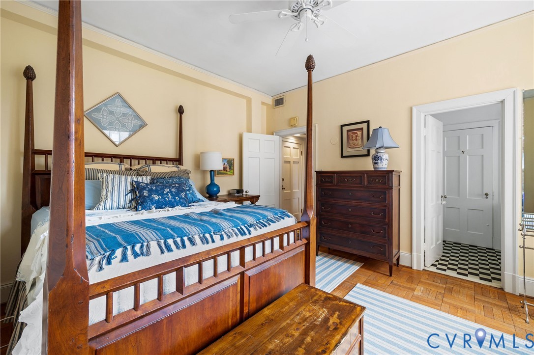 5621 Cary Street Rd Unit#U300