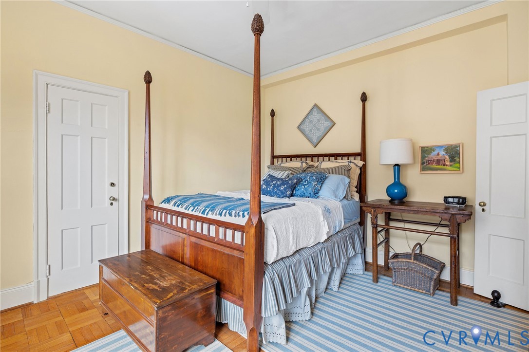 5621 Cary Street Rd Unit#U300