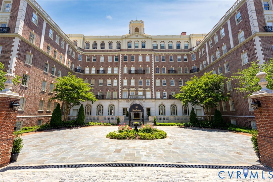 5621 Cary Street Rd Unit#U300