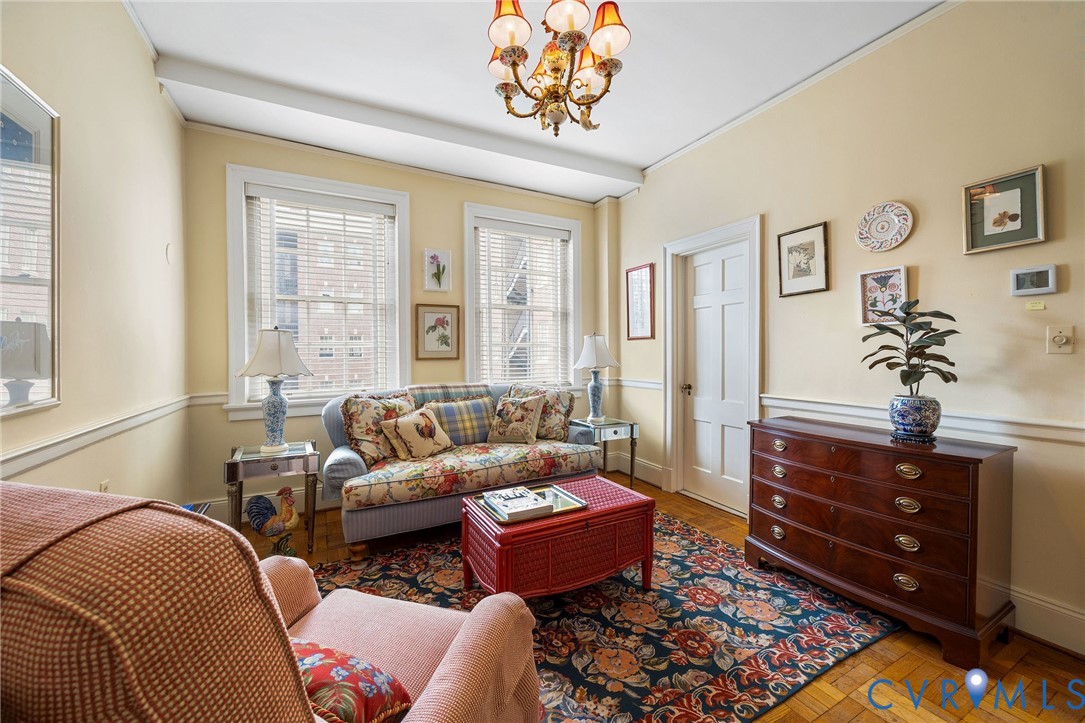 5621 Cary Street Rd Unit#U300