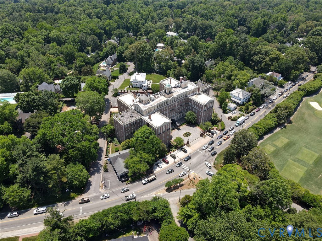 5621 Cary Street Rd Unit#U300