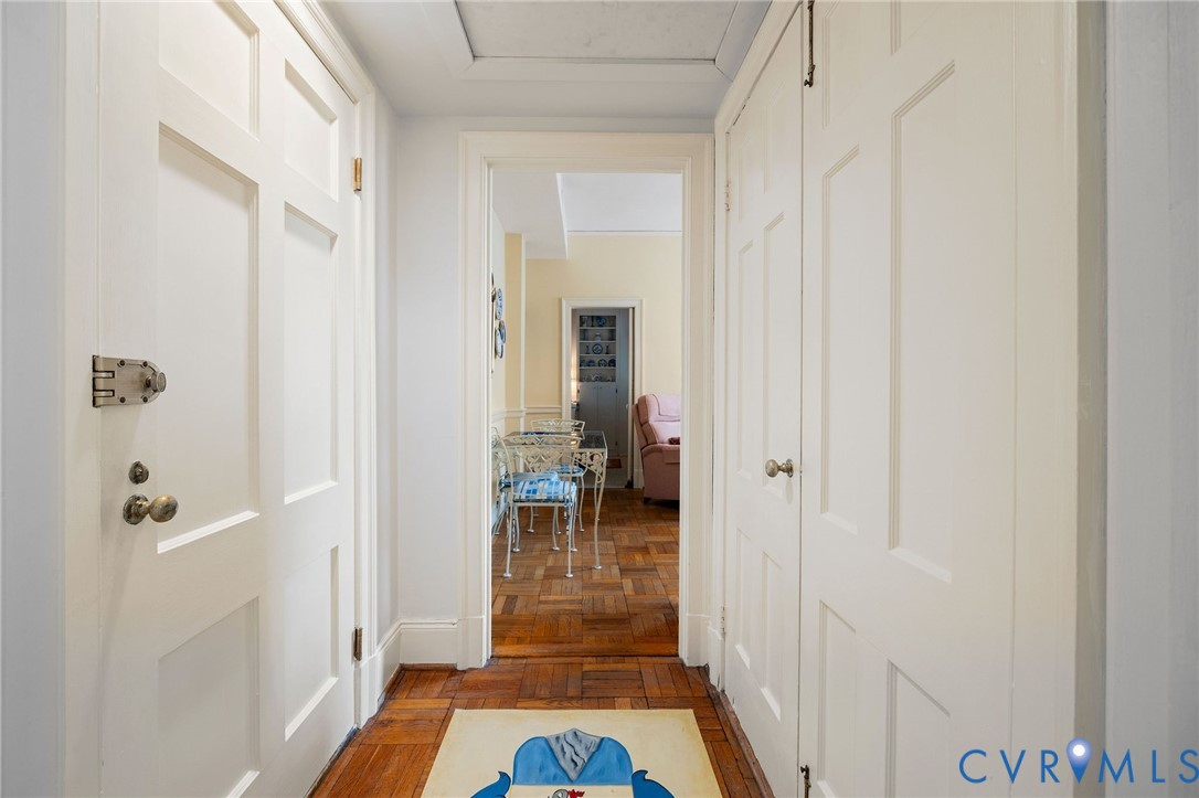 5621 Cary Street Rd Unit#U300