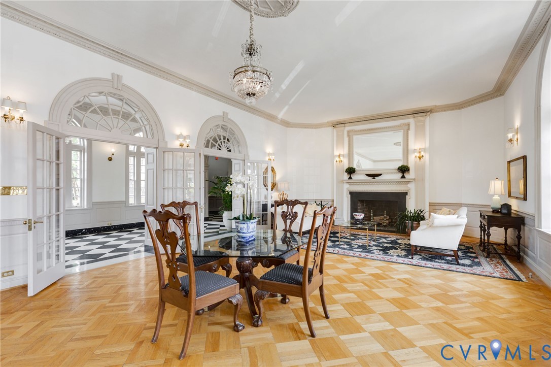 5621 Cary Street Rd Unit#U300