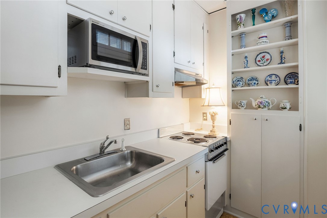 5621 Cary Street Rd Unit#U300