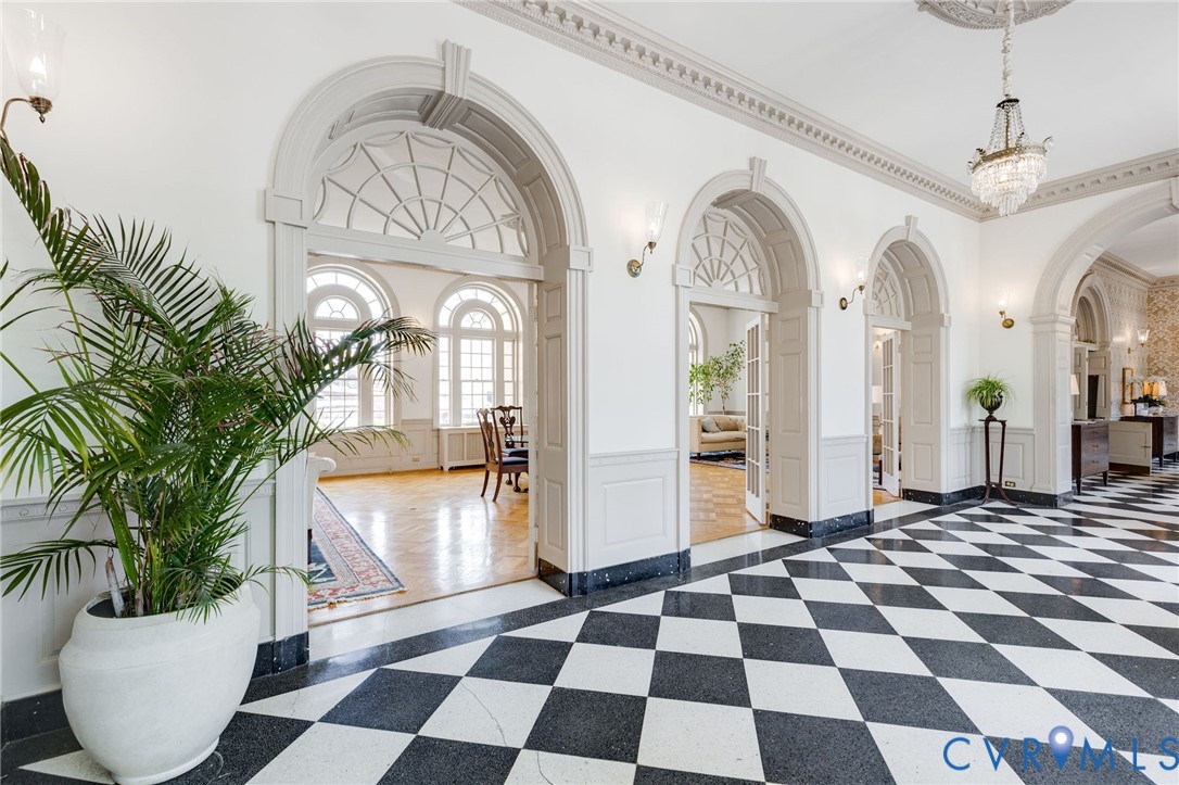 5621 Cary Street Rd Unit#U300