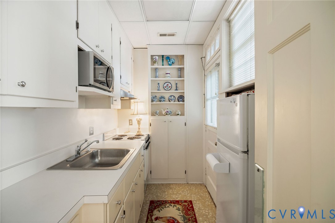 5621 Cary Street Rd Unit#U300