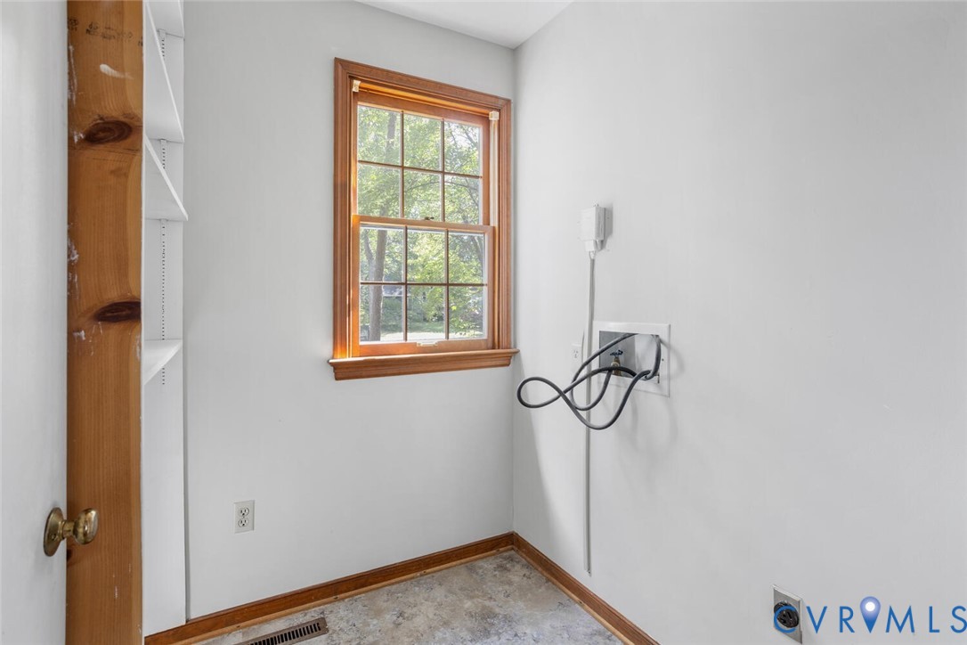 8921 Brawner Dr