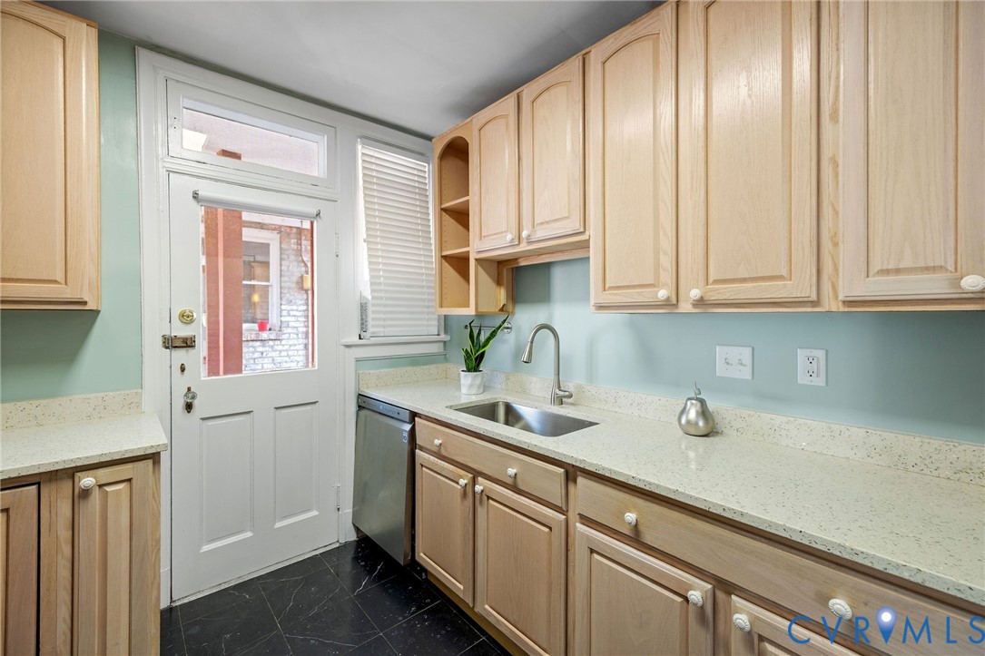 505 N Arthur Ashe Blvd Unit#U17