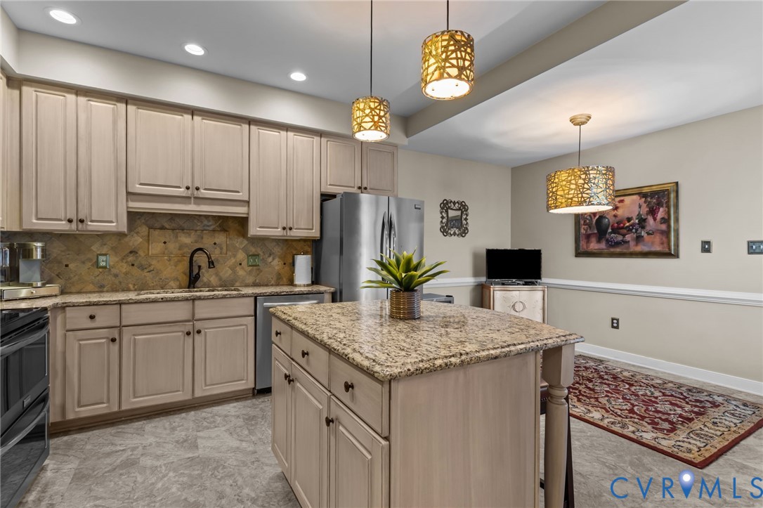 6233 Kershaw Dr Unit#-