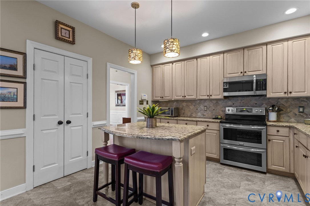 6233 Kershaw Dr Unit#-