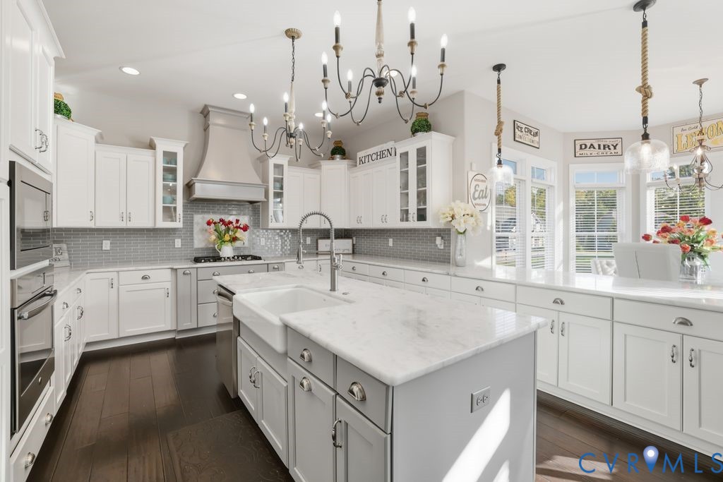 2200 Hannington Mews