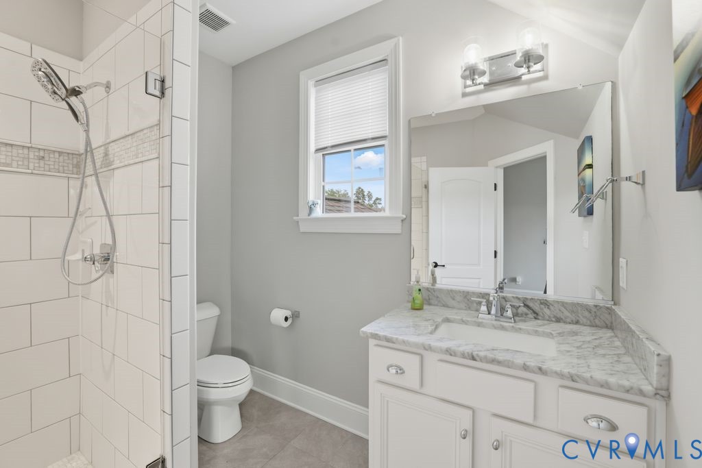 2200 Hannington Mews