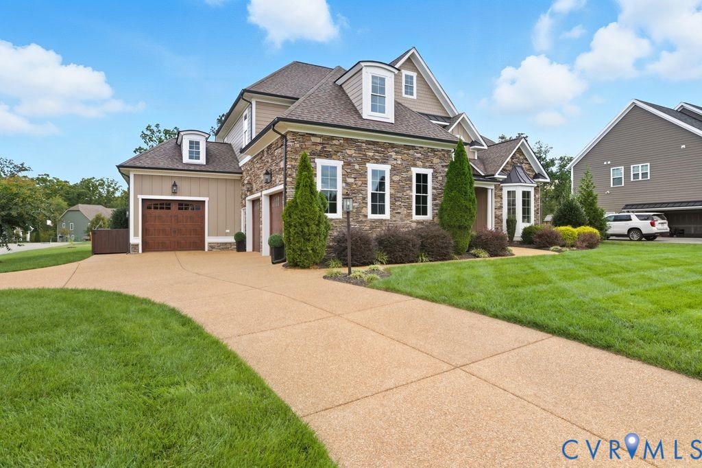 2200 Hannington Mews