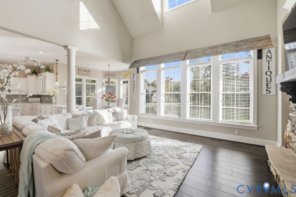 2200 Hannington Mews