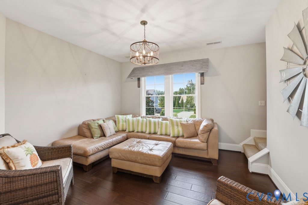 2200 Hannington Mews