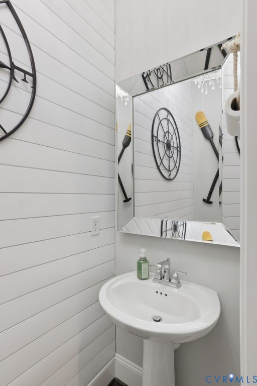 2200 Hannington Mews