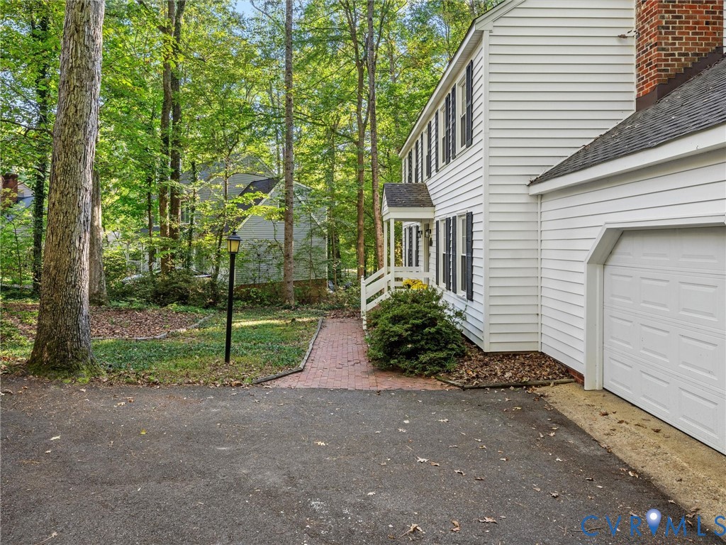3319 Seven Oaks Ter