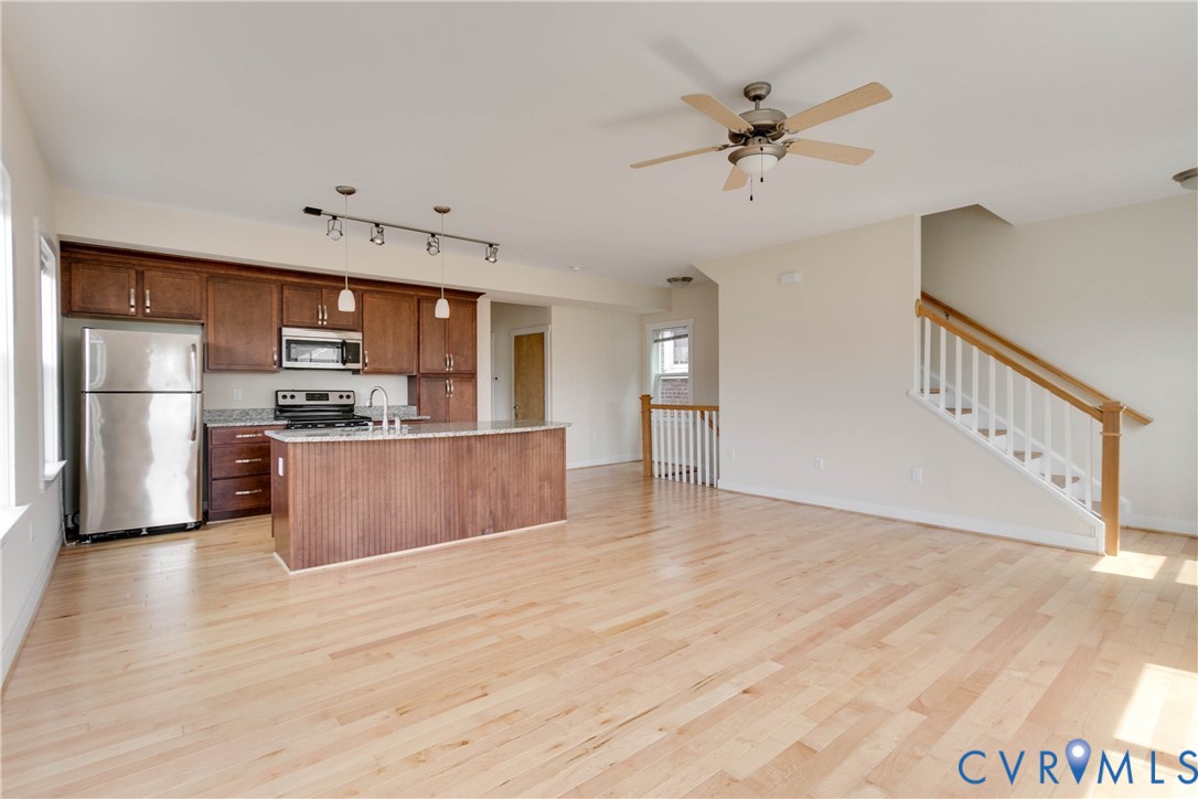 1325 Porter St