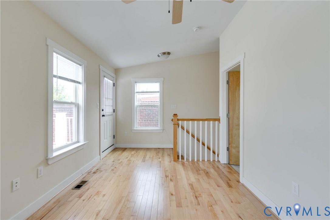 1325 Porter St