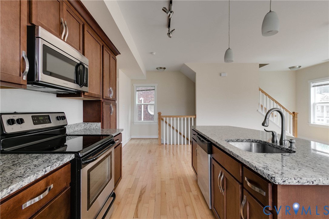 1325 Porter St