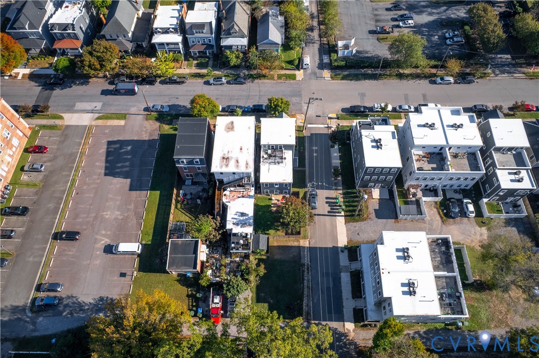 1325 Porter St