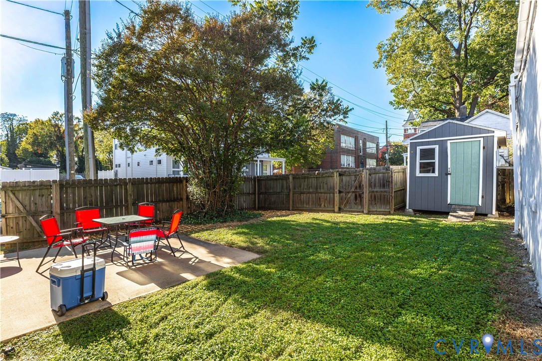 1325 Porter St