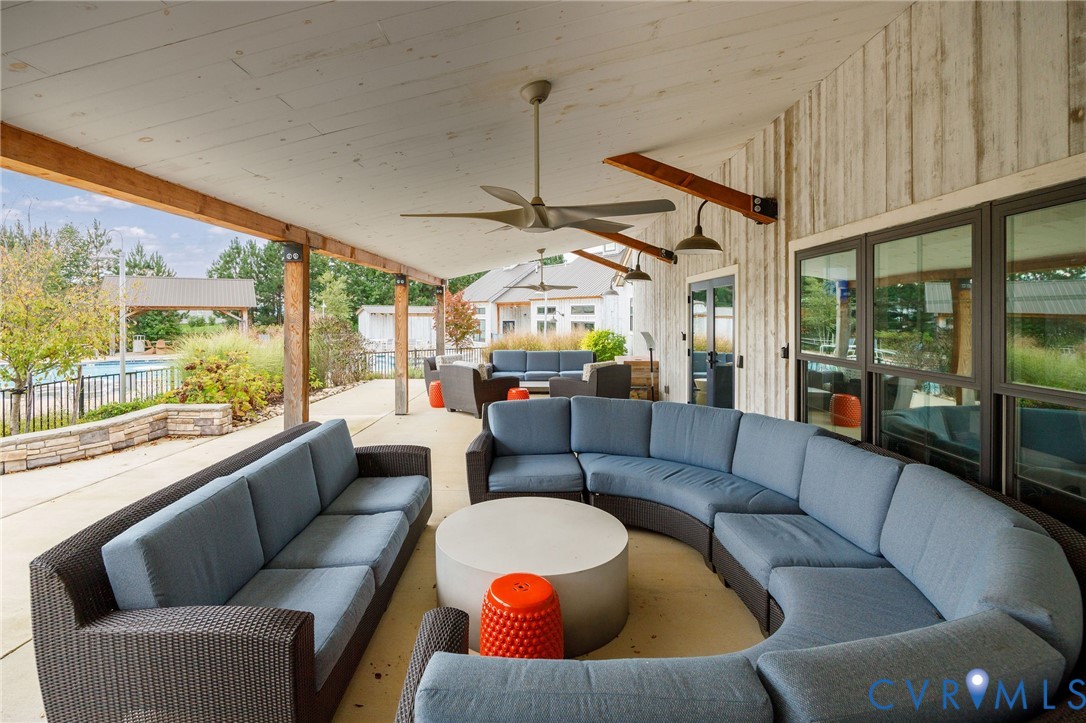 10330 Farm Glen Way
