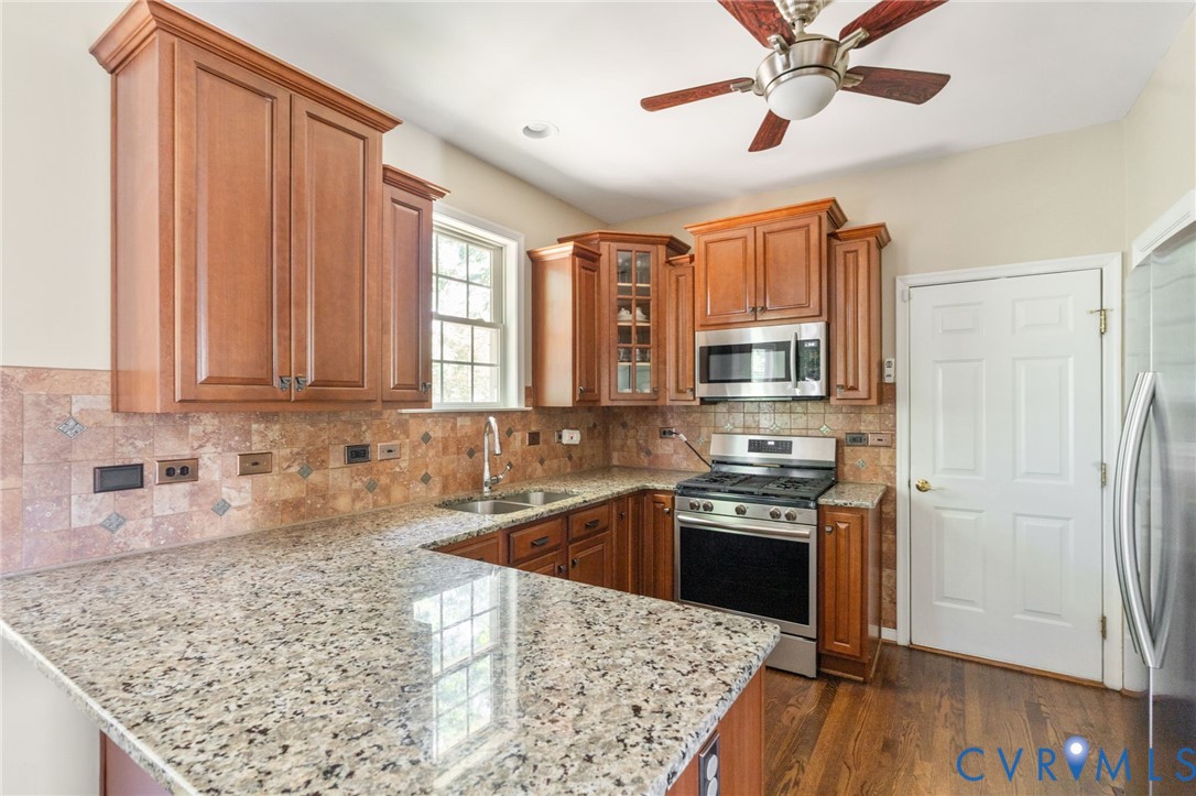 11821 Rimswell Turn