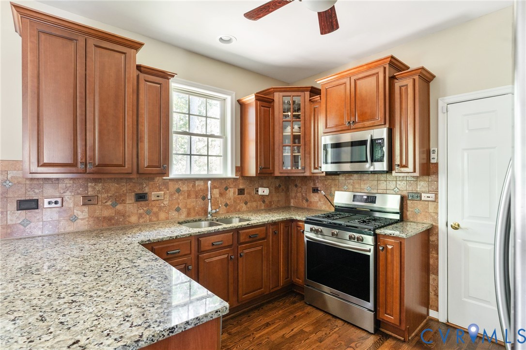 11821 Rimswell Turn