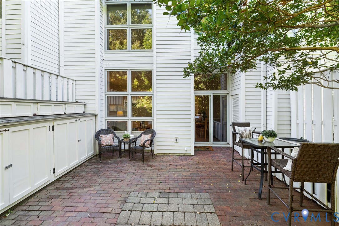 14 Old Canal Rd