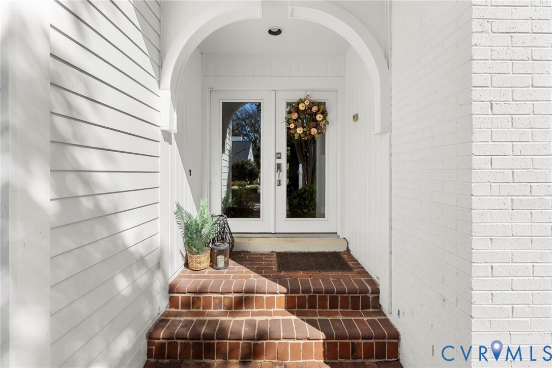 14 Old Canal Rd
