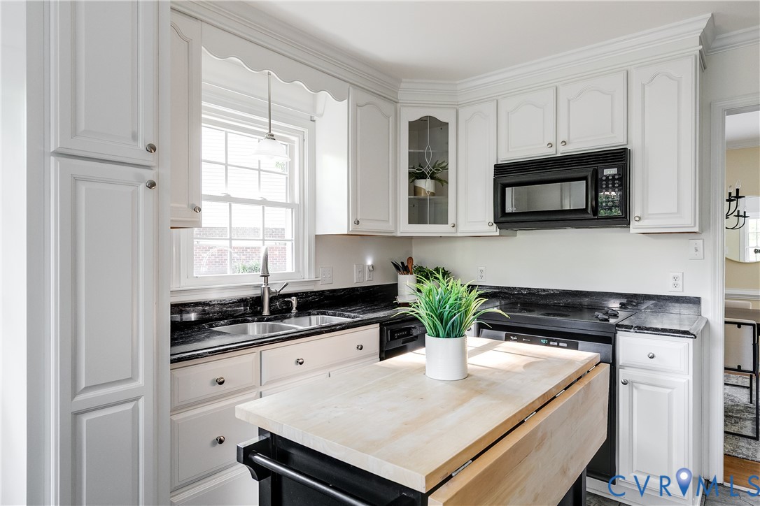 11200 Lady Slipper Ln