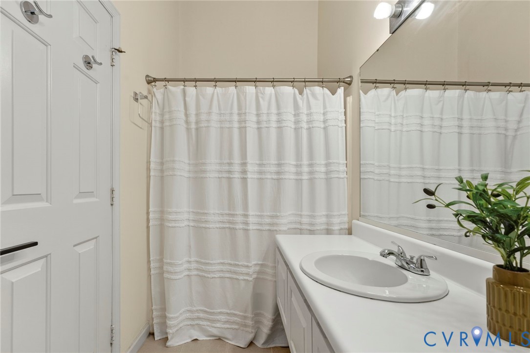 2712 Spinnaker Ct