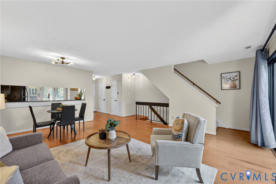 2712 Spinnaker Ct
