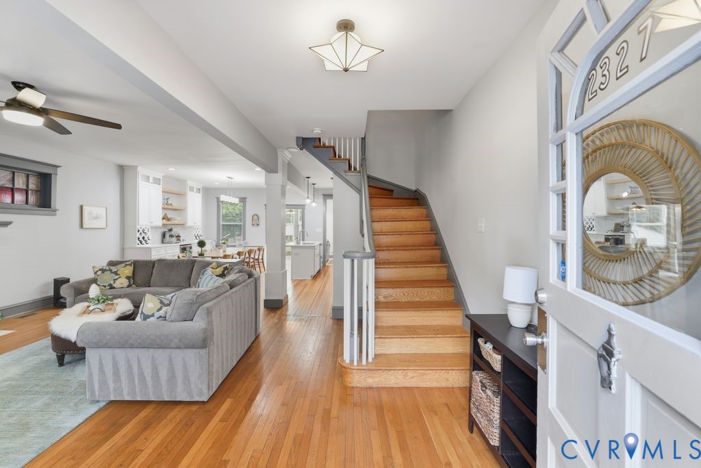 2327 Maplewood Ave