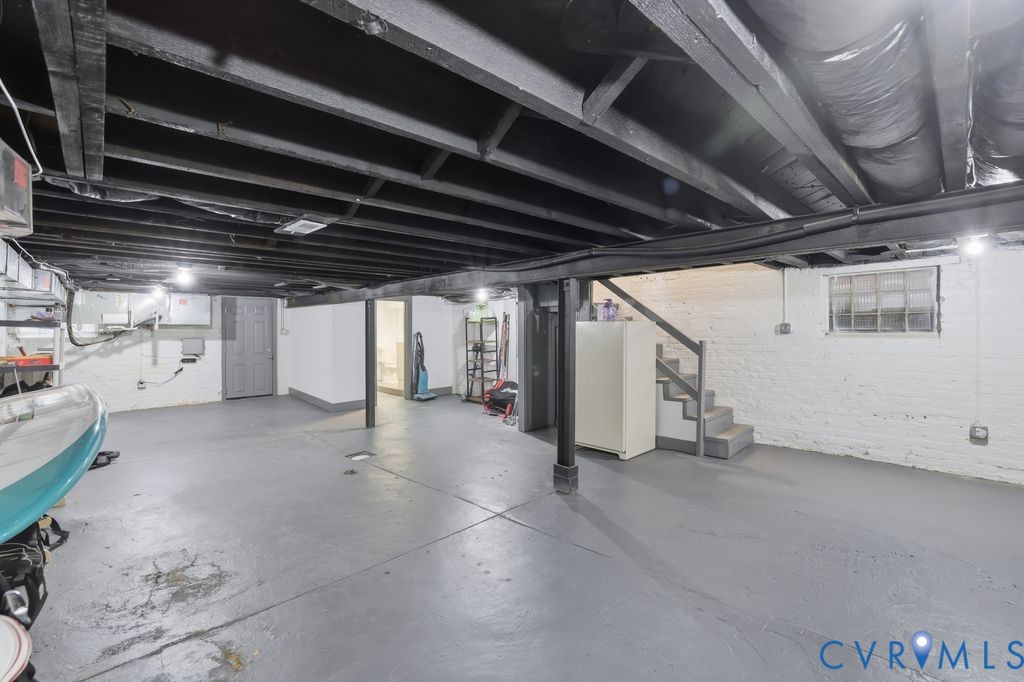 2327 Maplewood Ave