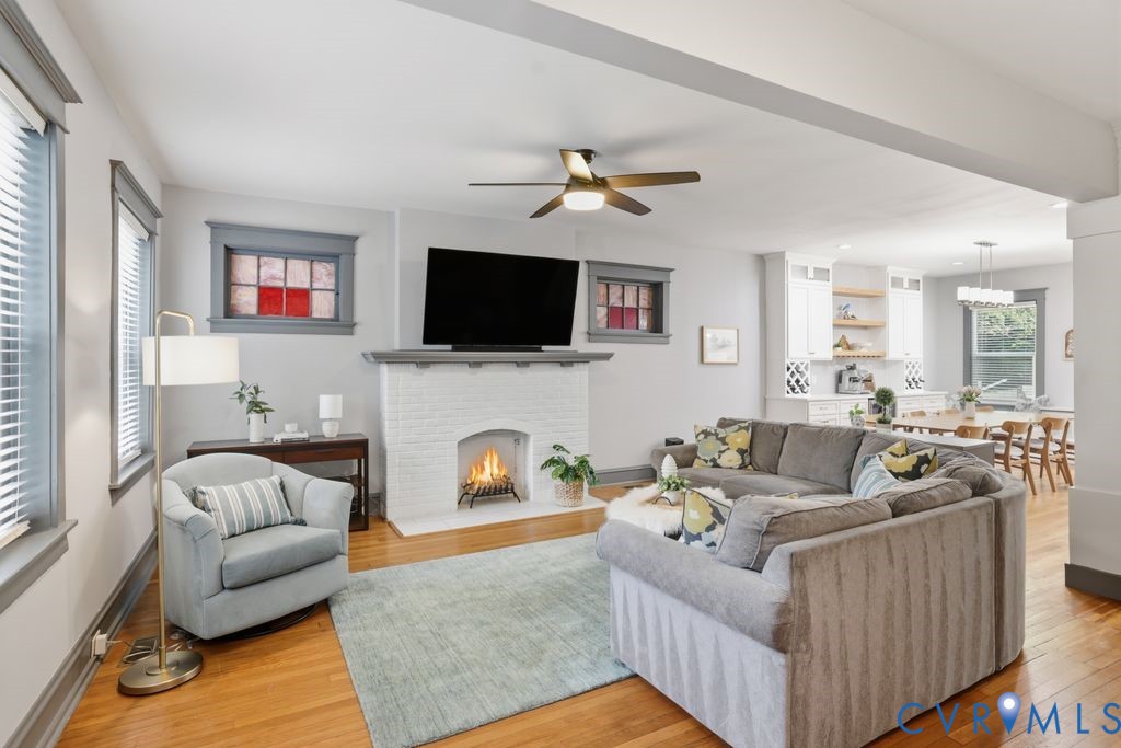 2327 Maplewood Ave