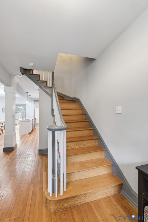 2327 Maplewood Ave