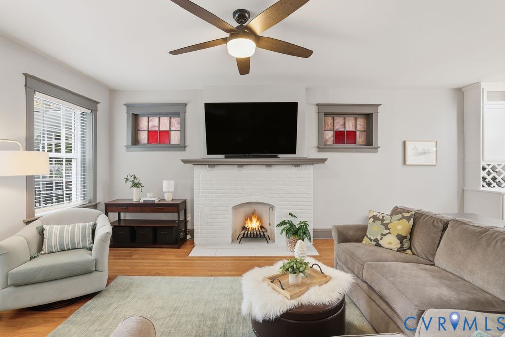 2327 Maplewood Ave