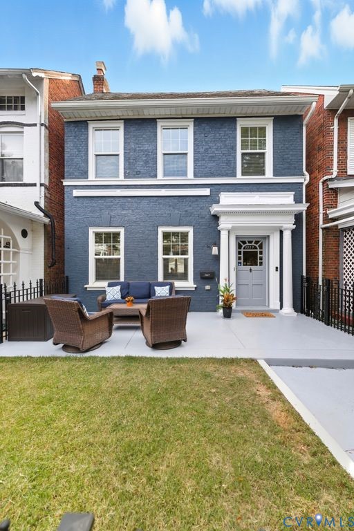 2327 Maplewood Ave