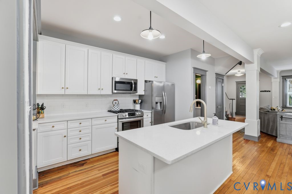 2327 Maplewood Ave
