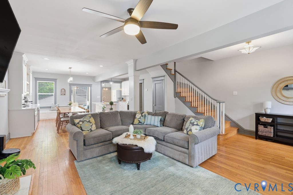 2327 Maplewood Ave