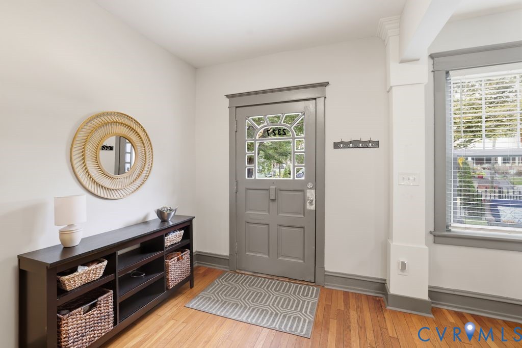2327 Maplewood Ave