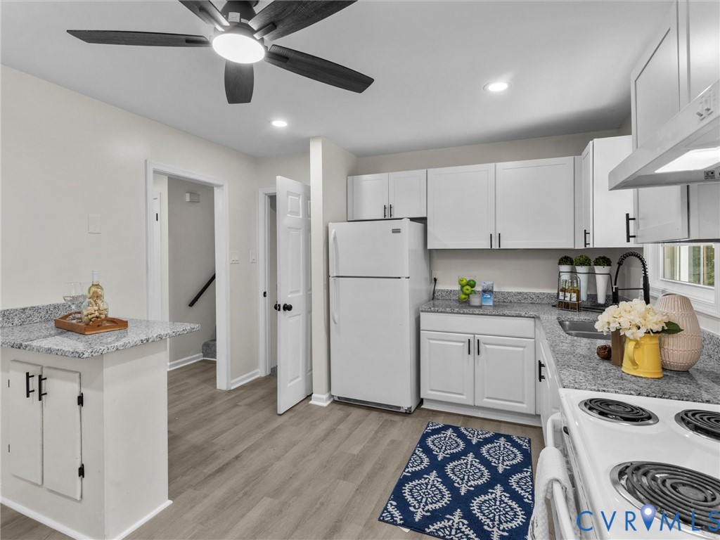 7003 Egan Pl