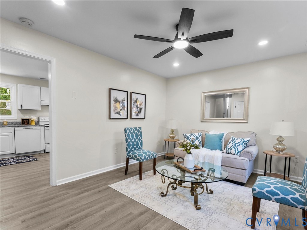 7003 Egan Pl