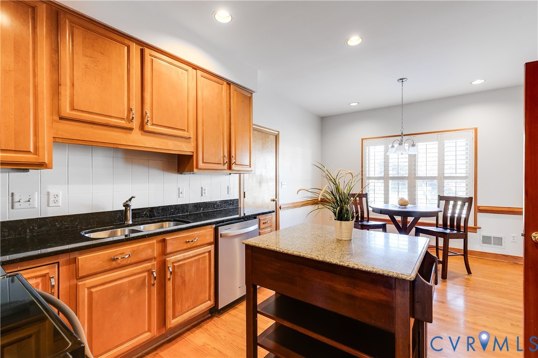 4903 Waycrest Ter