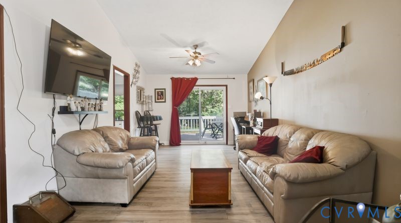 8901 Firethorne Ln